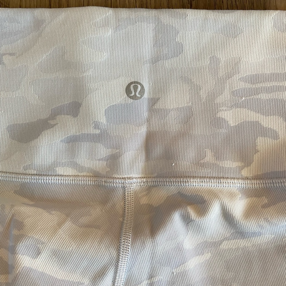 Lululemon Wunder Under Bike Short Ribbed Size 6 - Picture 12 of 13